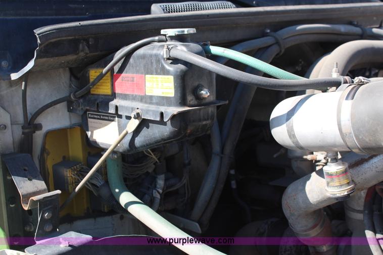 image for item I5883 1998 Freightliner FL60 ambulance