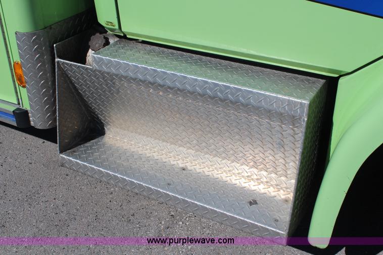 image for item I5883 1998 Freightliner FL60 ambulance