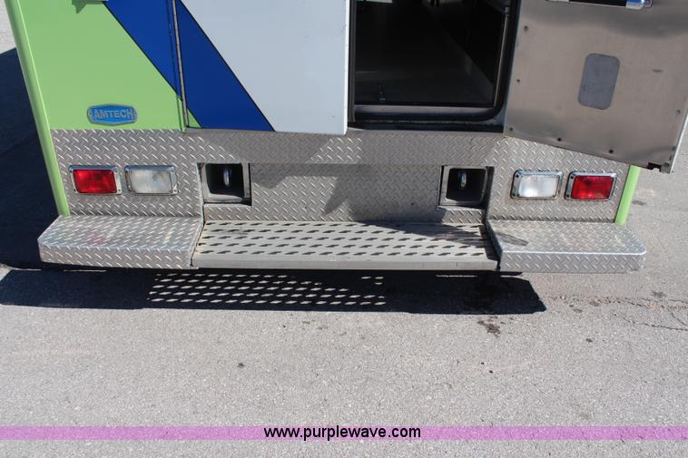 image for item I5883 1998 Freightliner FL60 ambulance