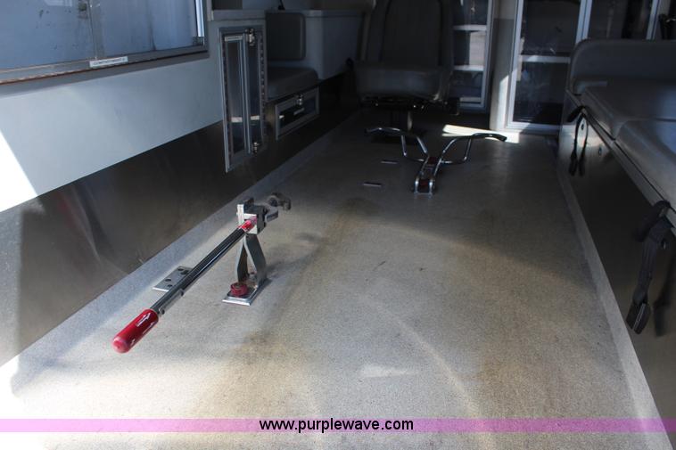 image for item I5883 1998 Freightliner FL60 ambulance