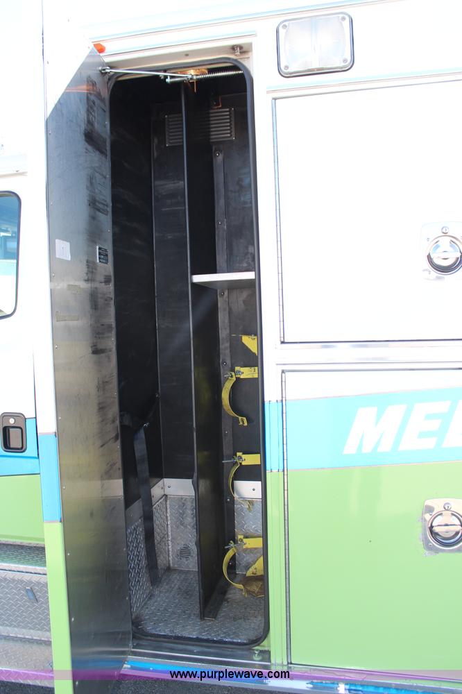 image for item I5883 1998 Freightliner FL60 ambulance