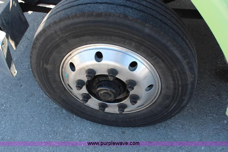 image for item I5883 1998 Freightliner FL60 ambulance