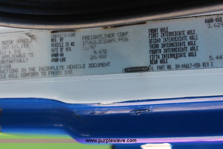 image for item I5883 1998 Freightliner FL60 ambulance