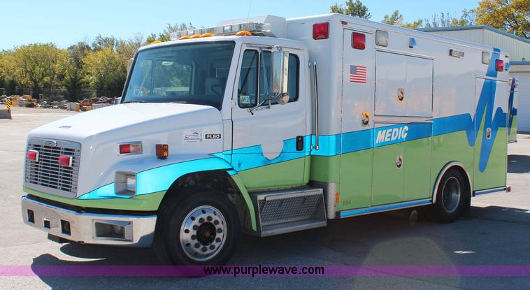 image for item I5884 2000 Freightliner FL60 ambulance