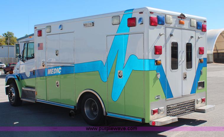 image for item I5884 2000 Freightliner FL60 ambulance