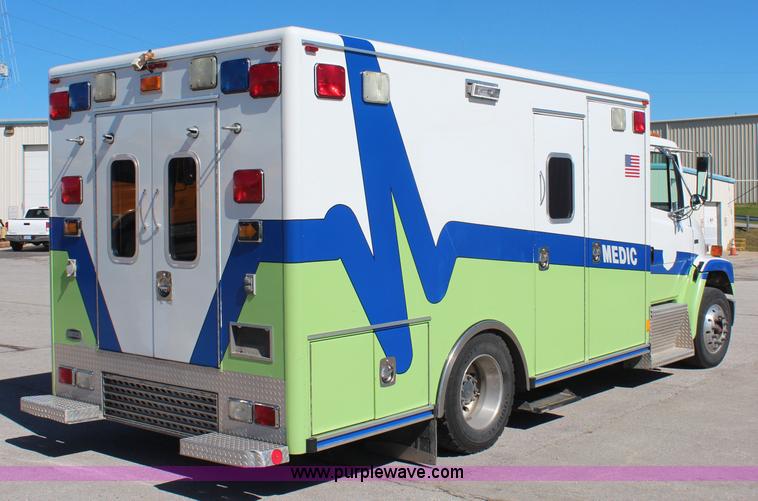 image for item I5884 2000 Freightliner FL60 ambulance