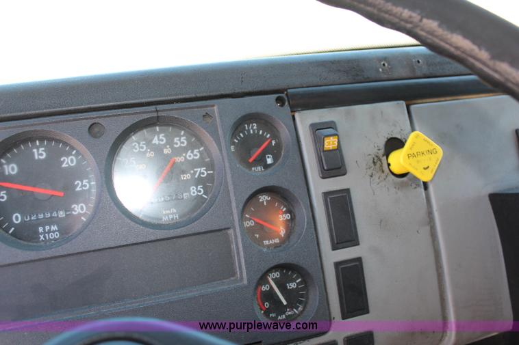 image for item I5884 2000 Freightliner FL60 ambulance