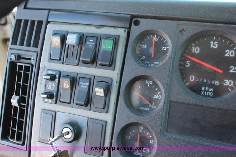 image for item I5884 2000 Freightliner FL60 ambulance