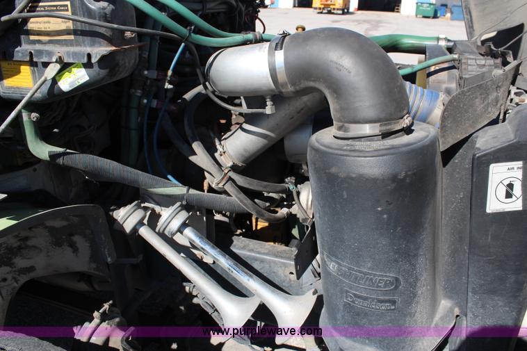 image for item I5884 2000 Freightliner FL60 ambulance