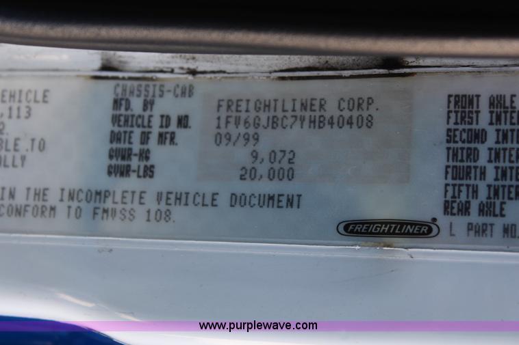 image for item I5884 2000 Freightliner FL60 ambulance