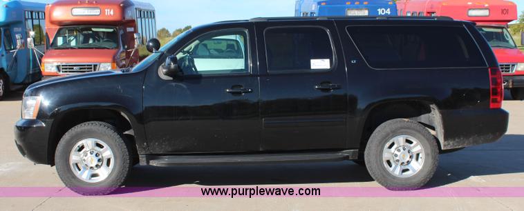 image for item I5885 2009 Chevrolet Suburban 2500 LT SUV
