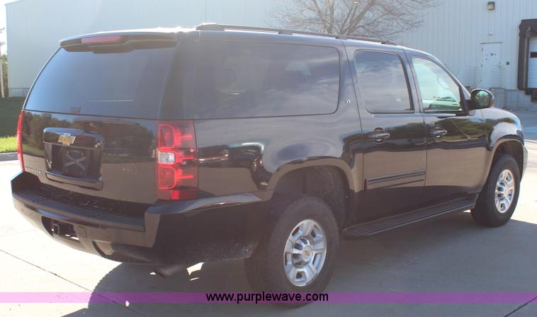 image for item I5885 2009 Chevrolet Suburban 2500 LT SUV
