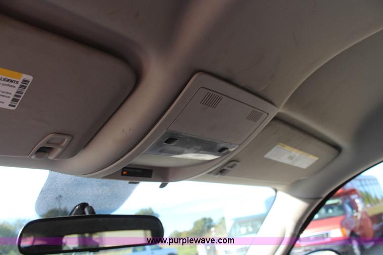 image for item I5885 2009 Chevrolet Suburban 2500 LT SUV