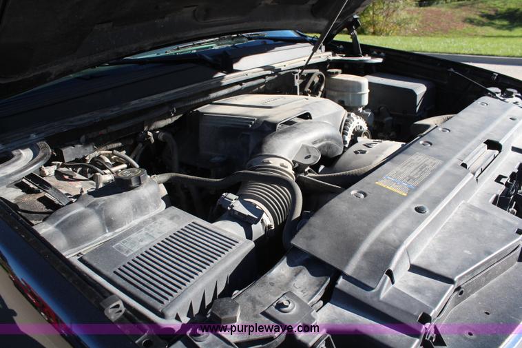 image for item I5885 2009 Chevrolet Suburban 2500 LT SUV