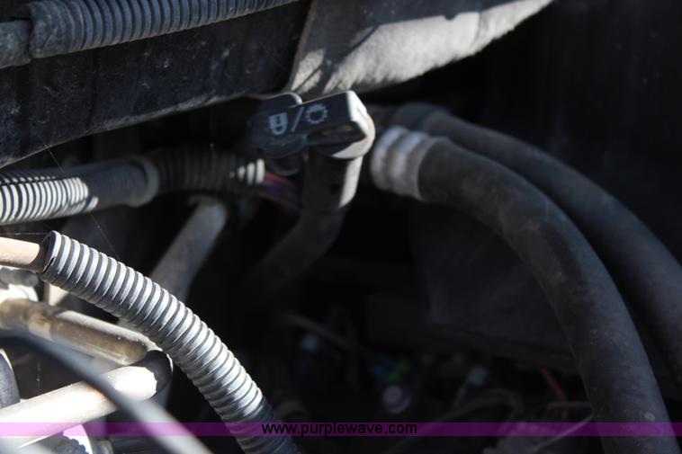 image for item I5885 2009 Chevrolet Suburban 2500 LT SUV