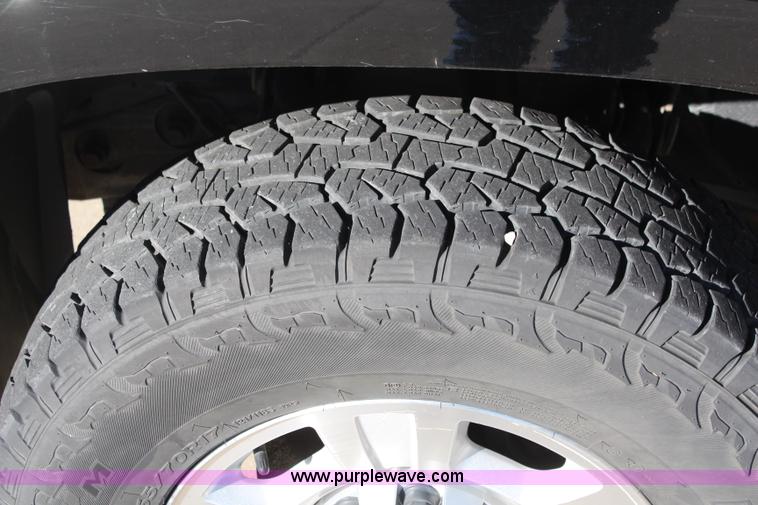 image for item I5885 2009 Chevrolet Suburban 2500 LT SUV