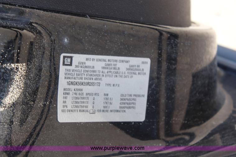 image for item I5885 2009 Chevrolet Suburban 2500 LT SUV