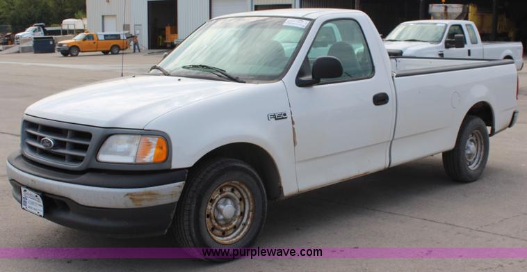 image for item I5952 2000 Ford F150 pickup truck