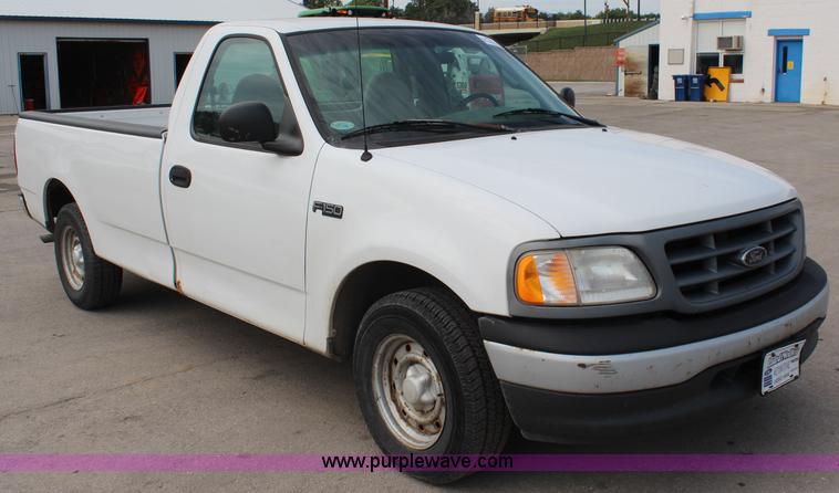 image for item I5952 2000 Ford F150 pickup truck