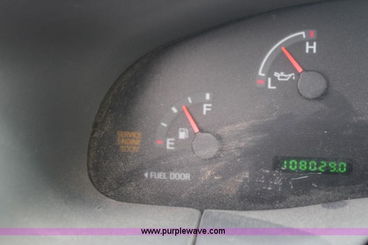 image for item I5952 2000 Ford F150 pickup truck