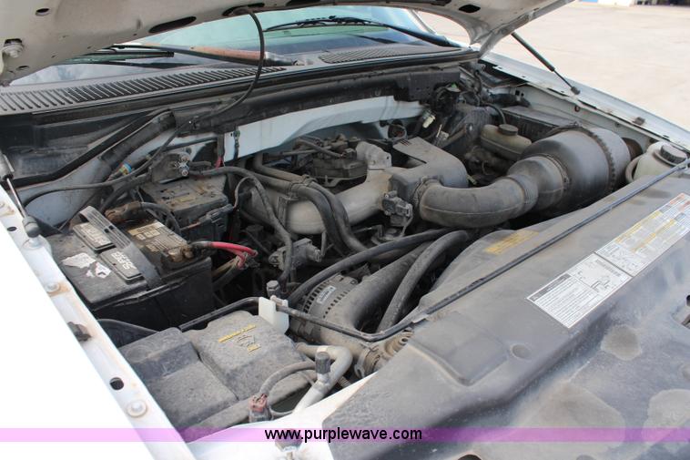 image for item I5952 2000 Ford F150 pickup truck