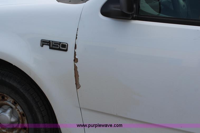 image for item I5952 2000 Ford F150 pickup truck