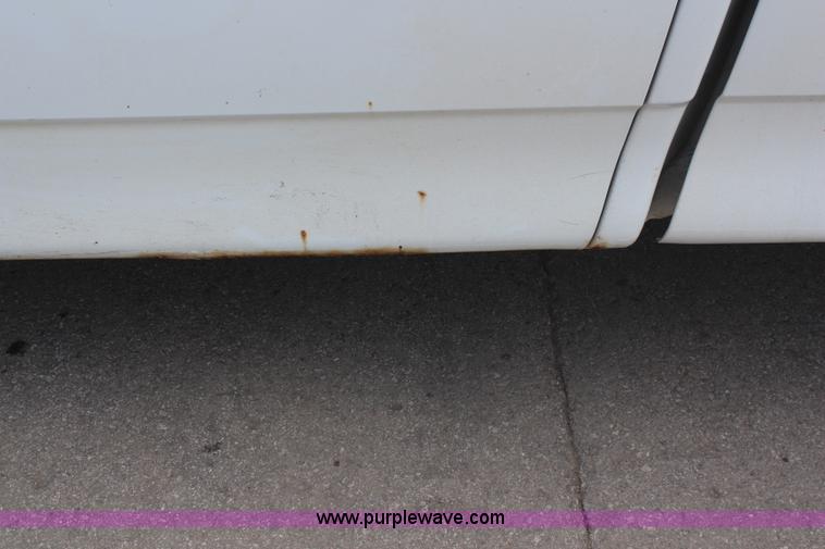 image for item I5952 2000 Ford F150 pickup truck