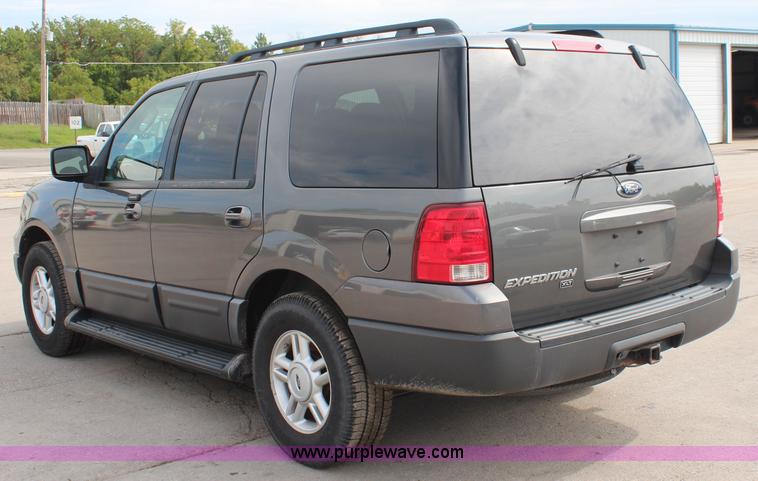 image for item I5954 2005 Ford Expedition XLT SUV