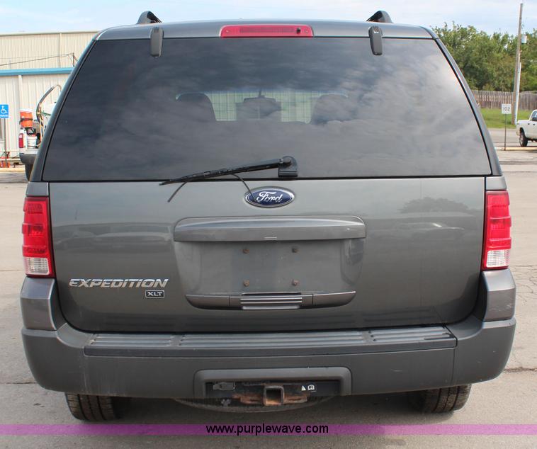image for item I5954 2005 Ford Expedition XLT SUV