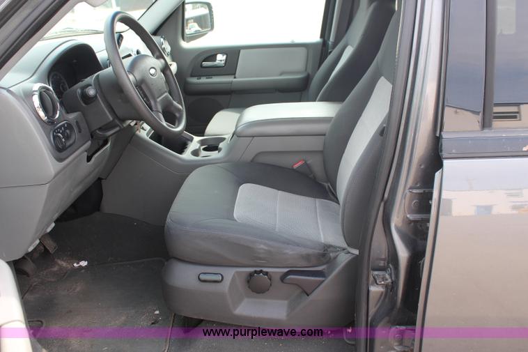 image for item I5954 2005 Ford Expedition XLT SUV