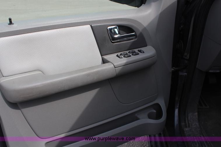 image for item I5954 2005 Ford Expedition XLT SUV