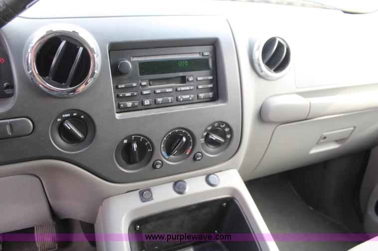 image for item I5954 2005 Ford Expedition XLT SUV