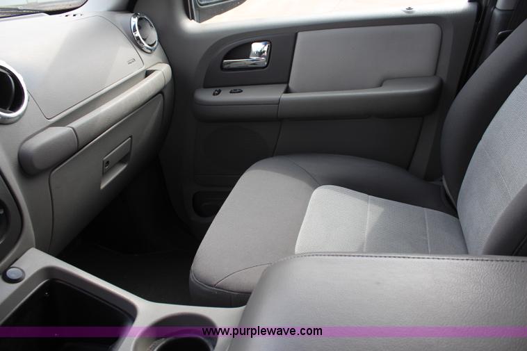 image for item I5954 2005 Ford Expedition XLT SUV