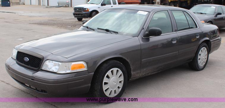 image for item I5955 2009 Ford Crown Victoria Police Interceptor