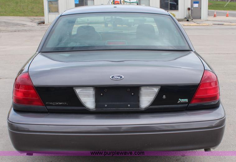 image for item I5955 2009 Ford Crown Victoria Police Interceptor
