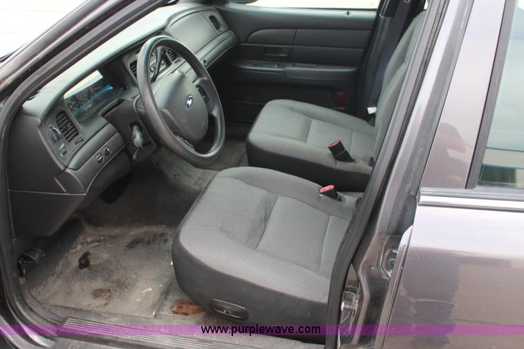 image for item I5955 2009 Ford Crown Victoria Police Interceptor