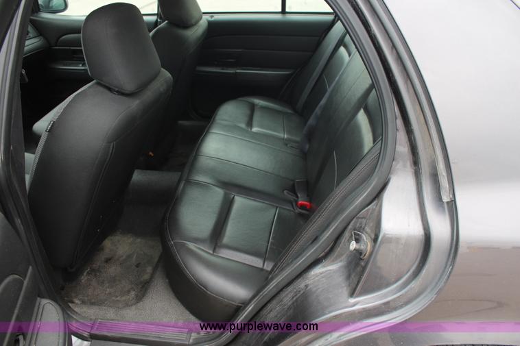 image for item I5955 2009 Ford Crown Victoria Police Interceptor