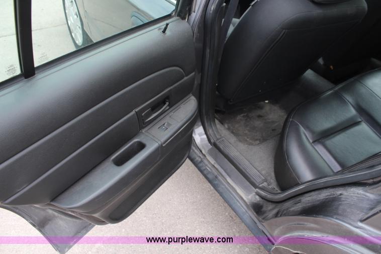 image for item I5955 2009 Ford Crown Victoria Police Interceptor