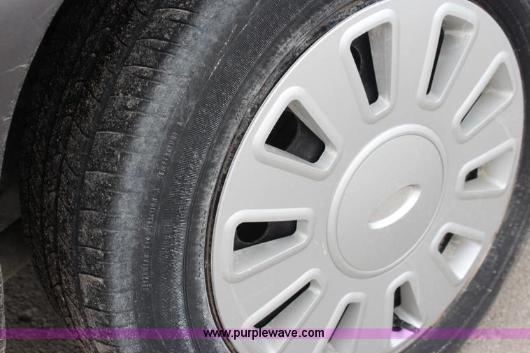 image for item I5955 2009 Ford Crown Victoria Police Interceptor