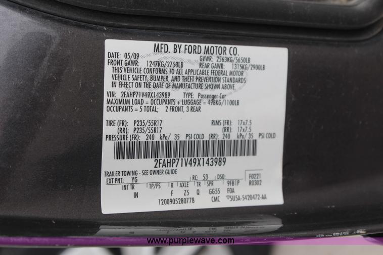 image for item I5955 2009 Ford Crown Victoria Police Interceptor