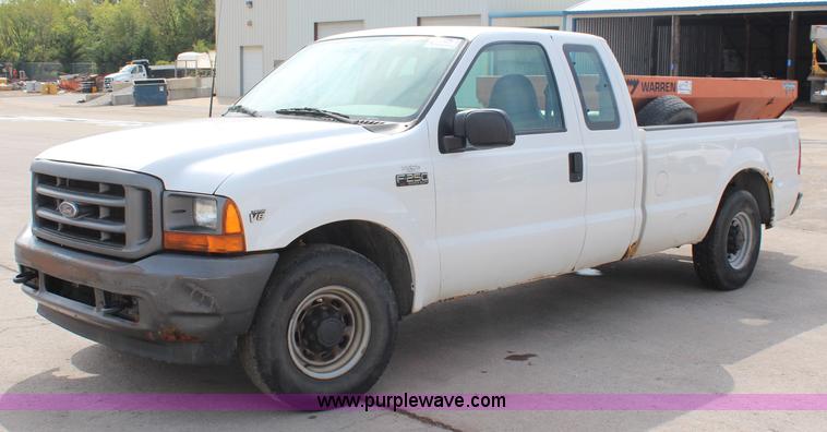 image for item I5958 2001 Ford F250 Super Duty XL SuperCab pickup truck