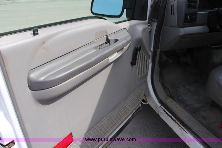 image for item I5958 2001 Ford F250 Super Duty XL SuperCab pickup truck