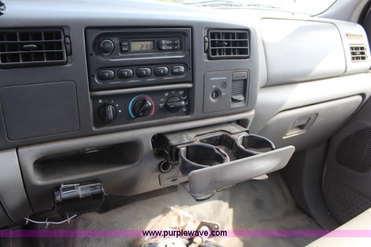 image for item I5958 2001 Ford F250 Super Duty XL SuperCab pickup truck