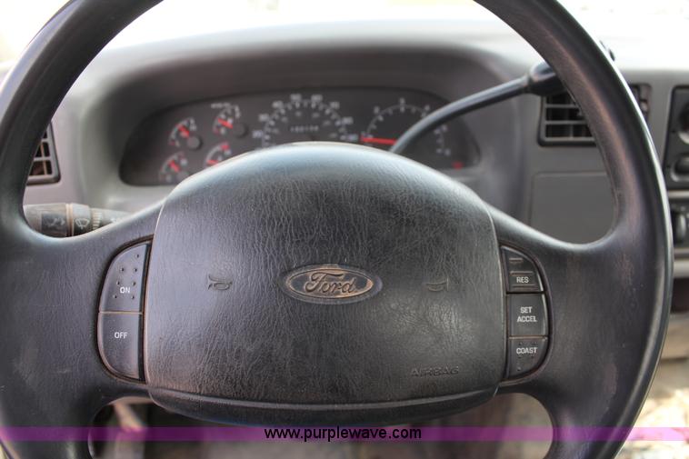 image for item I5958 2001 Ford F250 Super Duty XL SuperCab pickup truck