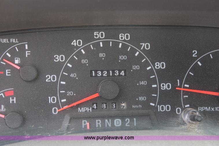 image for item I5958 2001 Ford F250 Super Duty XL SuperCab pickup truck