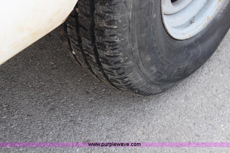 image for item I5958 2001 Ford F250 Super Duty XL SuperCab pickup truck