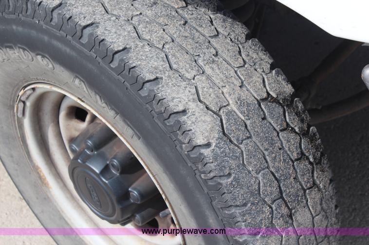 image for item I5958 2001 Ford F250 Super Duty XL SuperCab pickup truck