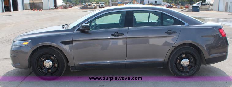 image for item I5975 2013 Ford Taurus Police
