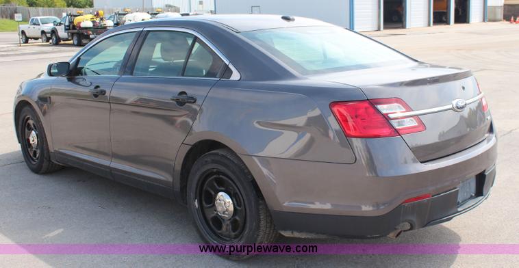image for item I5975 2013 Ford Taurus Police