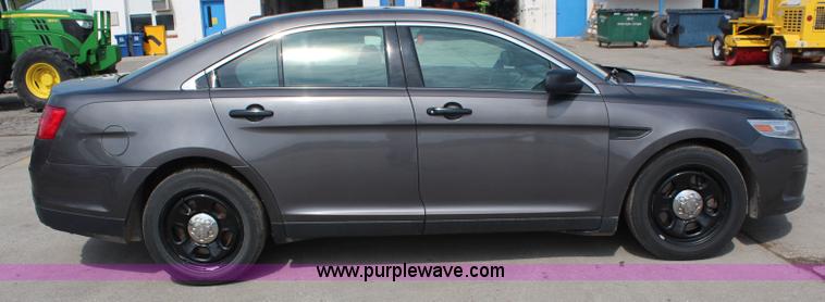 image for item I5975 2013 Ford Taurus Police